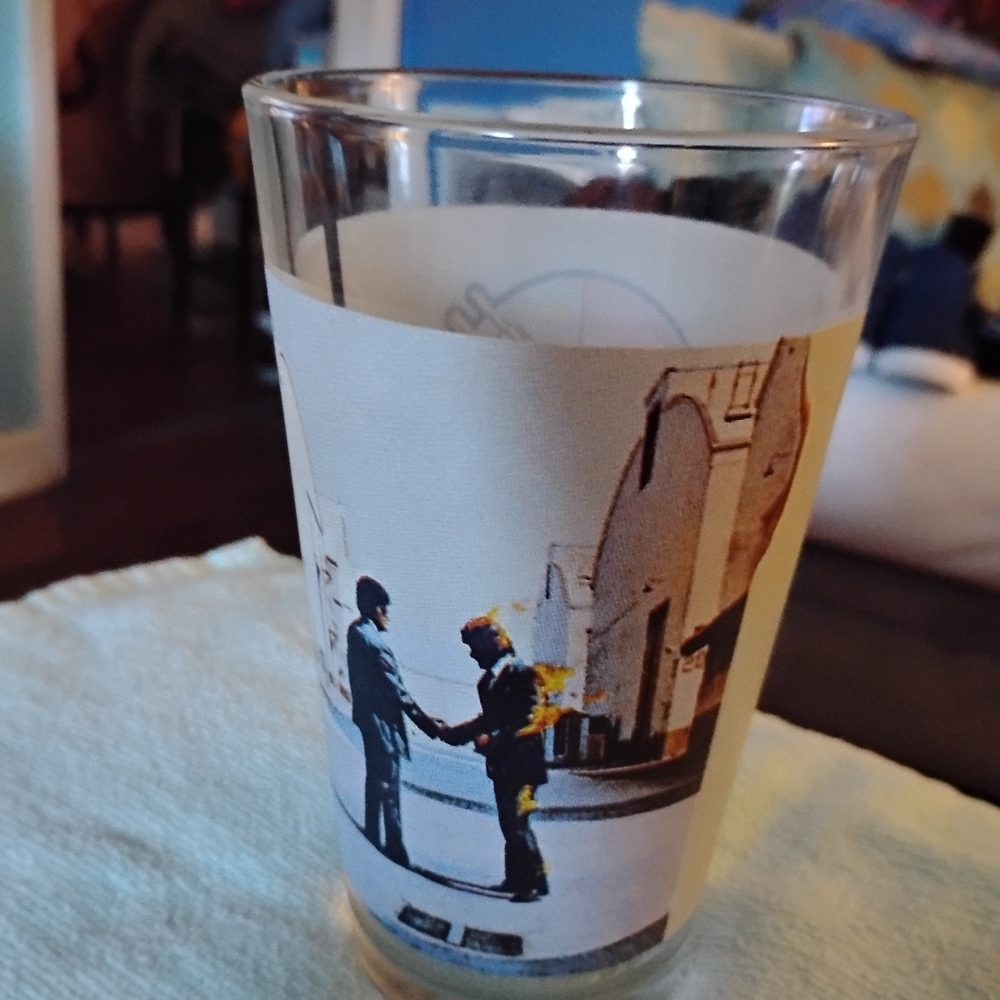 VINTAGE 2005 LIBBY GLASS MADE IN USA FEATURING COVER ART OF PINK FLOYDS ALBUM "W